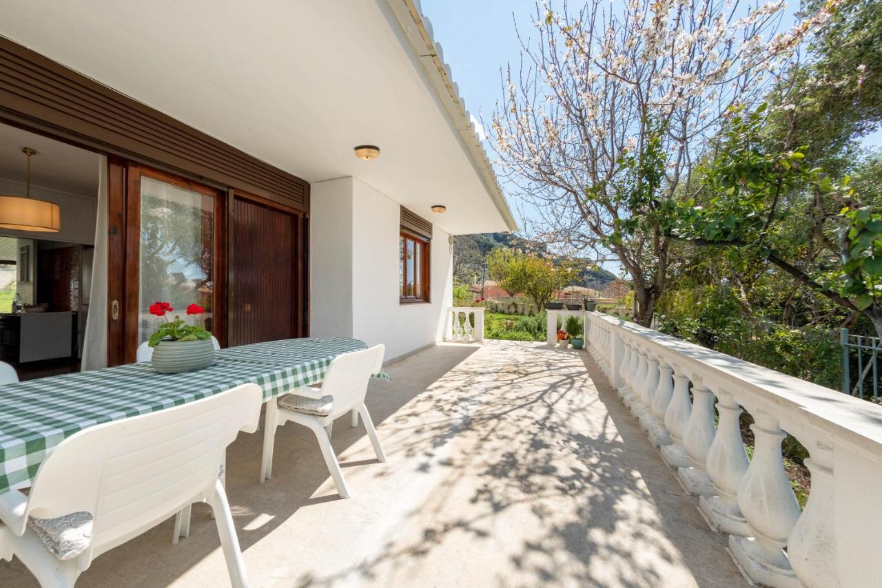 To Ktimataki Villa Agios Gordios  Buitenkant foto