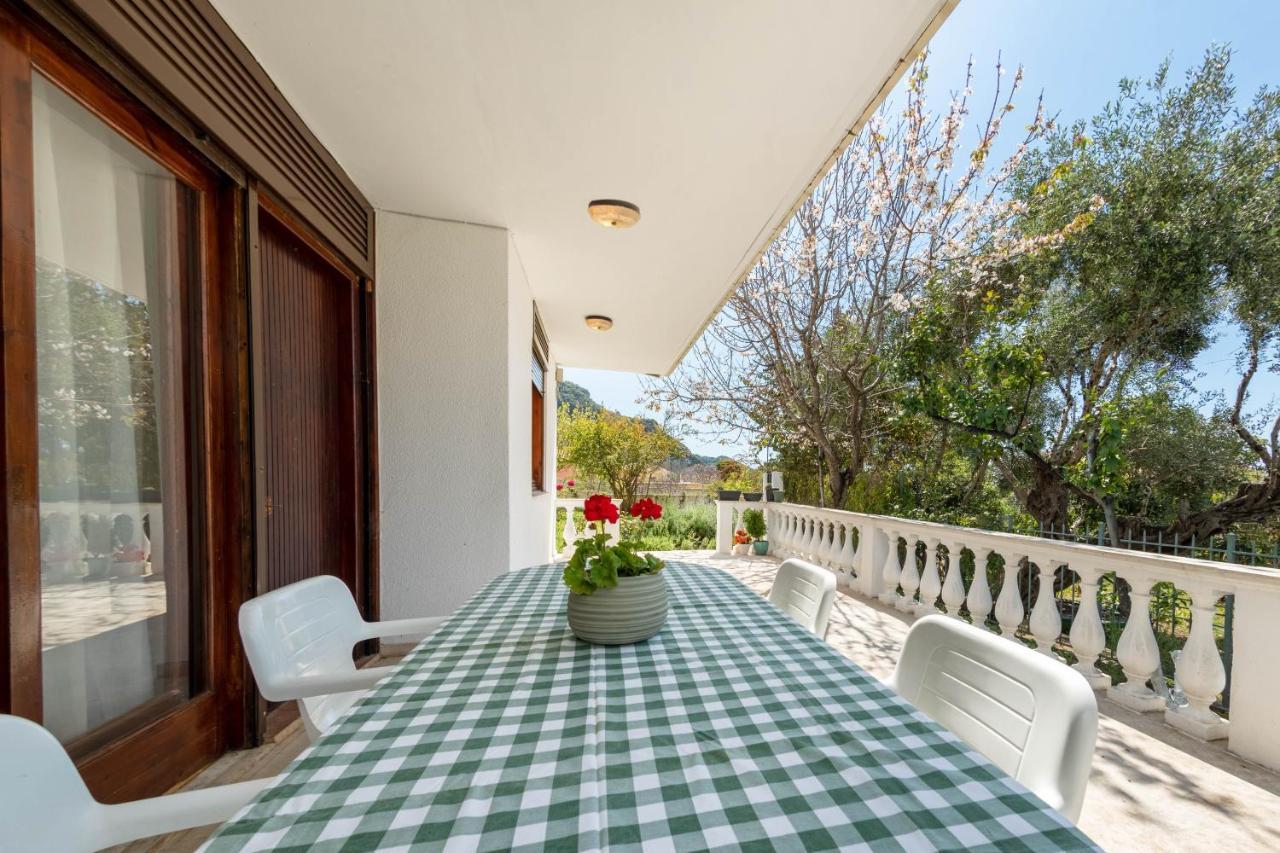 To Ktimataki Villa Agios Gordios  Buitenkant foto