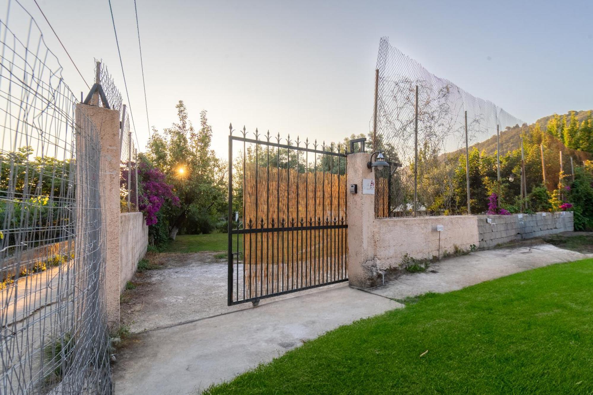 To Ktimataki Villa Agios Gordios  Buitenkant foto