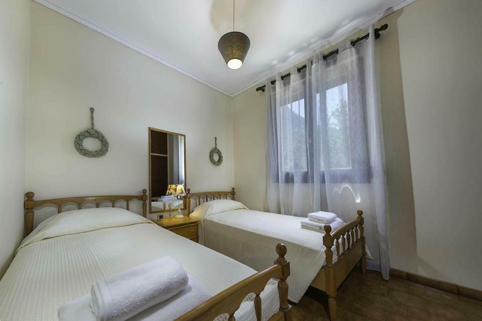 To Ktimataki Villa Agios Gordios  Buitenkant foto