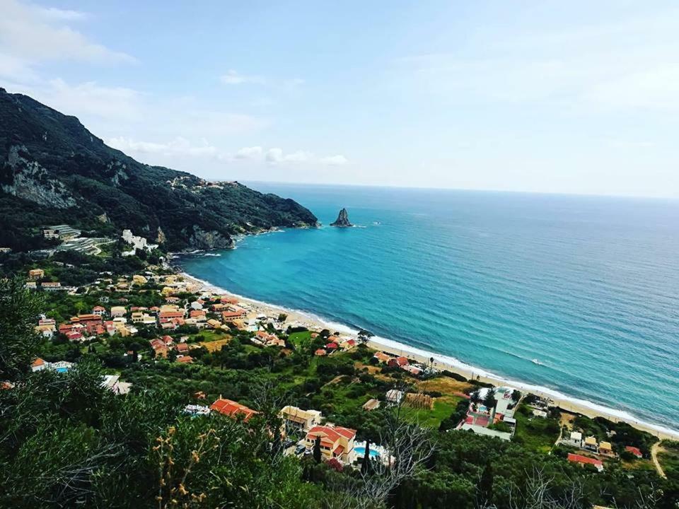 To Ktimataki Villa Agios Gordios  Buitenkant foto